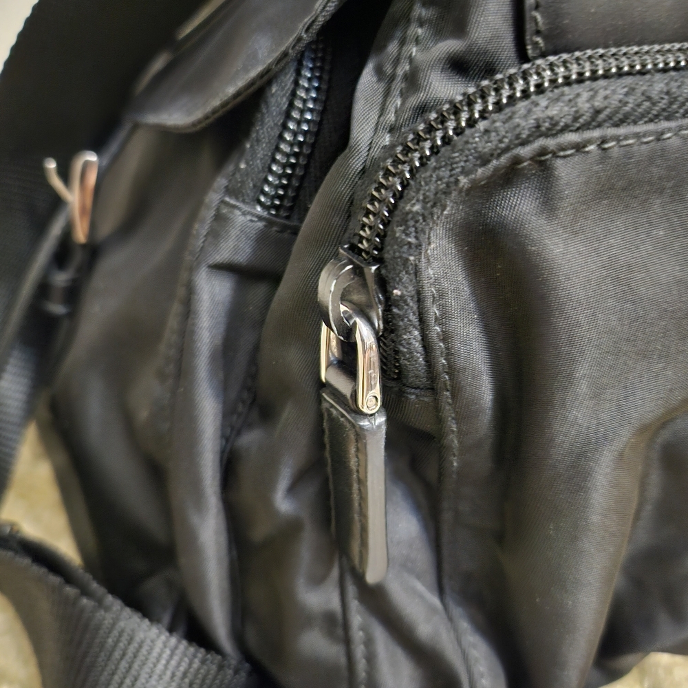 (SOLD)Authentic Prada nylon cargo / messnger bag - Picture 7 of 13